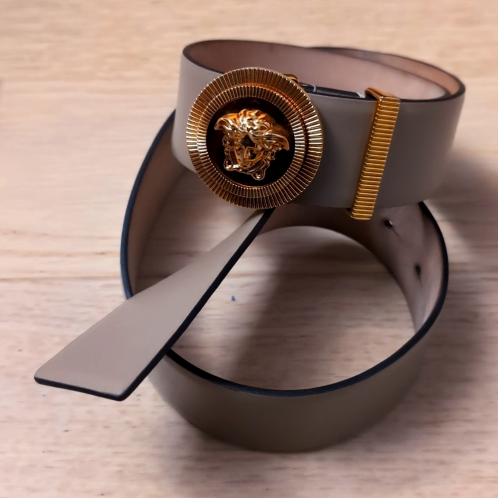 Medusa biggie leather belt/ Versace/ 2022/ beige